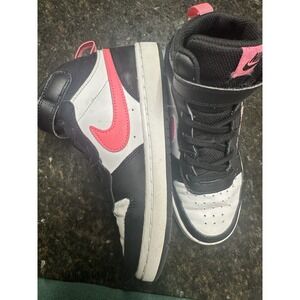 Nike Court Borough Mid Kids Sneaker. Size - 2y